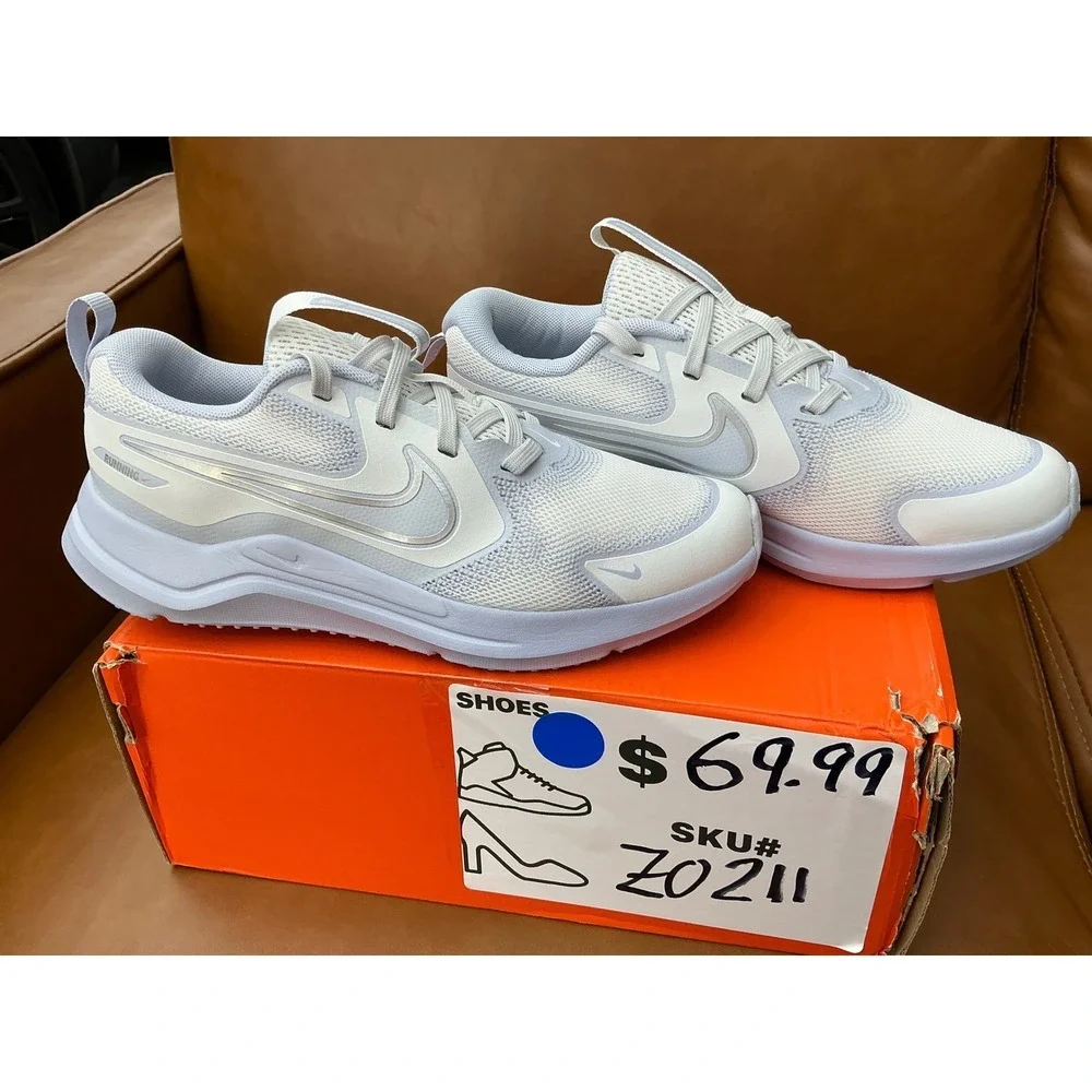 Nike Cosmic Runner GS Kids 4.5Y Platinum Tint Silver HM4402-010